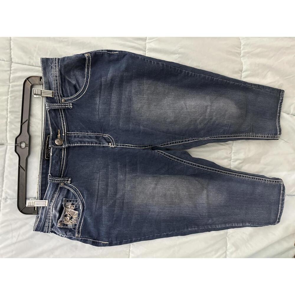 Women's Embroidered Denim Capri Pants